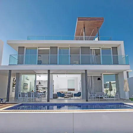 Willa Rent Your Dream Holiday And Look Forward To Relaxing Beside Your Private Pool 1709 Protaras