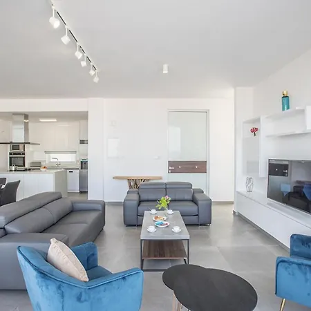 Rent Your Dream Holiday And Look Forward To Relaxing Beside Your Private Pool 1709 * Protaras