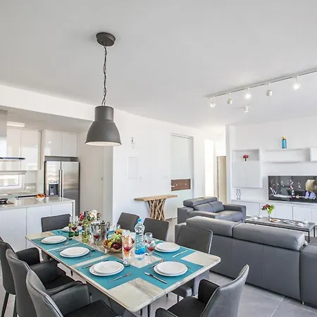 Willa Rent Your Dream Holiday And Look Forward To Relaxing Beside Your Private Pool 1709 *