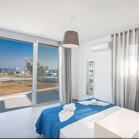 Rent Your Dream Holiday And Look Forward To Relaxing Beside Your Private Pool 1709