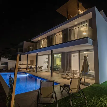 Willa Rent Your Dream Holiday And Look Forward To Relaxing Beside Your Private Pool 1709 *