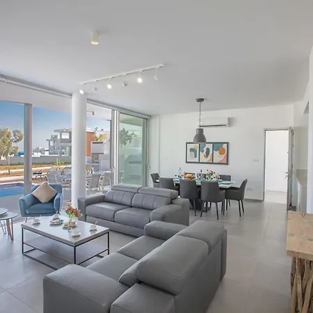 Rent Your Dream Holiday And Look Forward To Relaxing Beside Your Private Pool 1709 فيلة بروتاراس